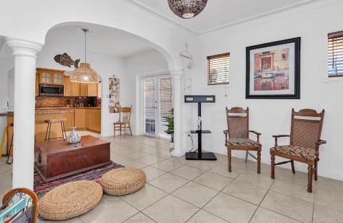Coral Way House | Private room in Little Havana