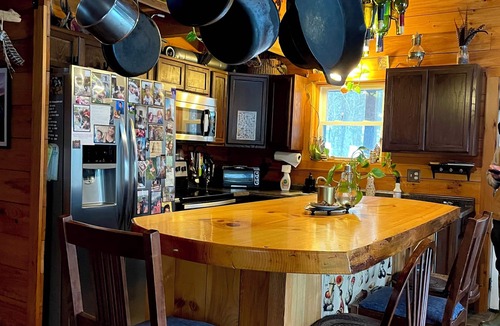 Waterville Cottage | Private Rustic Cabin Near Smuggs Cozy, Quiet, Pet Friendly