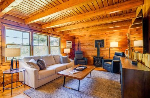 Shrewsbury House | Private Spring-Fed Pond: Idyllic Shrewsbury Cabin!