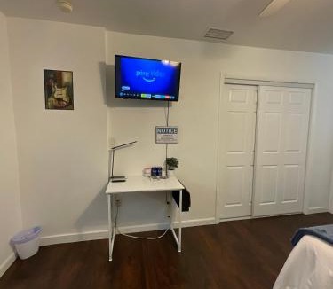 Hillcrest Apartment | Private Studio Near Guitar Casino & Stadium