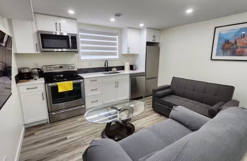 Calgary House | Private suite, Close to Airport, SeparateEntrance