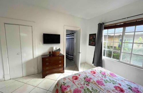 Coral Way House | Private Suite next to Calle Ocho