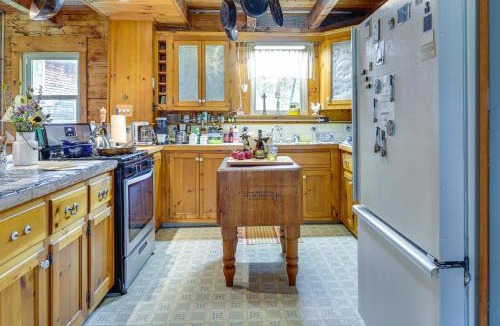 Town of Beekmantown House | Private Yard & Deck: Adirondack Cabin Retreat!