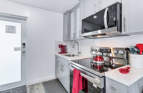 Seybold House | Private Yard! Retreat 6 Mi to Hard Rock Stadium