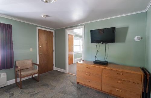 Lincoln Hotel | Profile Motel & Cottages