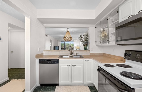 Hutchinson Island South Condo | Promotion: Updated ground floor unit just steps away from the beach
