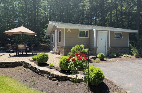 Gilford House | Quaint 2-bedroom house overlooking Lake Winnipesaukee in welcoming Gilford