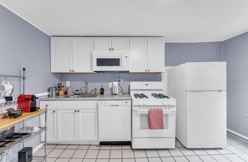 Little Italy Apartment | Quaint 2BR in Historical Little Italy