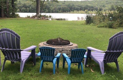 Dunbarton Cottage | Quaint Dunbarton Waterfront Cottage