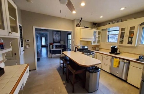 Loveland House | Quaint House in Downtown Loveland (Entire House)