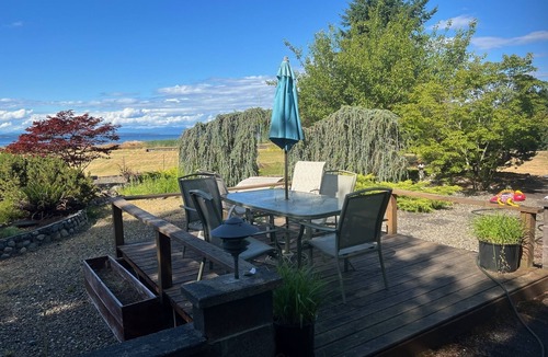 Regional District of Nanaimo House | Qualicum Bay Beach House