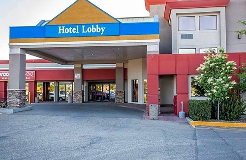Red Deer Hotel | Quality Inn & Conference Centre