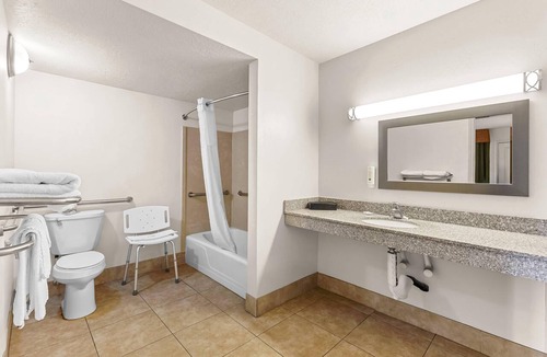 Evanston Hotel | Quality Inn Evanston near Wyoming Downs