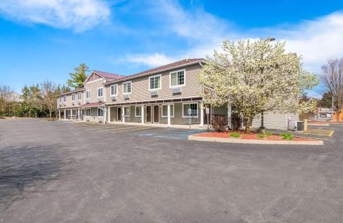Queensbury Hotel | Quality Inn Queensbury - Lake George Area
