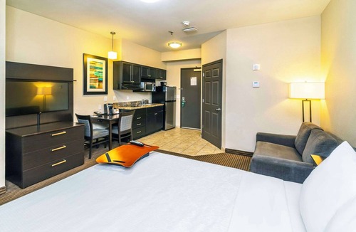 Moose Jaw Hotel | Quality Inn & Suites