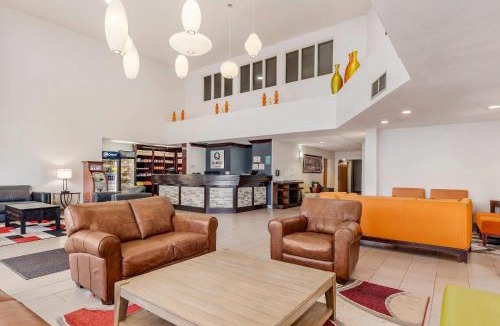 Aurora Hotel | Quality Inn & Suites Denver Airport - Gateway Park