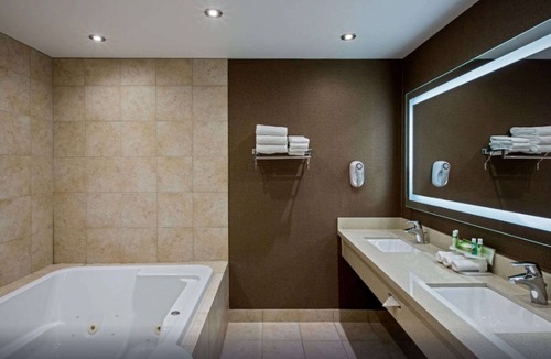 Regina Hotel | Quality Inn & Suites Regina Downtown
