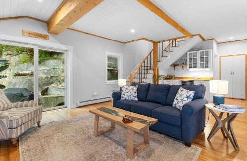 Spruce Head House | Quarry Village Compound; 4BR + Hot Tub on a workin