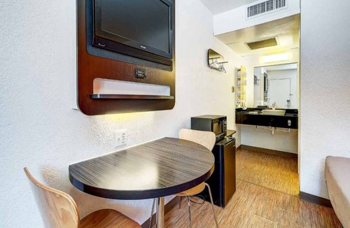 Dupont Apartment | Queen Bed|Nsmk|Thornton