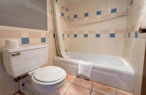 Rock Springs Apartment | Queen Bed Smoking | Rock Springs