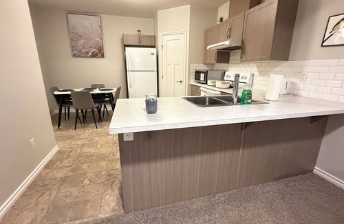 Southeast Edmonton Apartment | Quiet 2 bedrooms in maple area