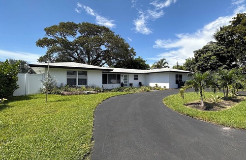 Lighthouse Point House | Quiet 3/3 Located Close to Beaches Downtown Boca Raton