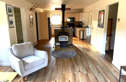 Basalt House | Quiet Basalt Home/Fenced Yard, Work Space, Pets ok