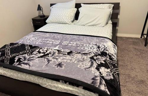 Calgary House | Quiet Comfortable 1-Bedroom