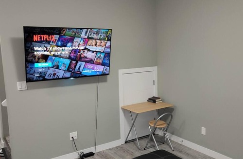 Regina Apartment | QUIET & COZY MODERN SUITE CLOSE TO RCMP