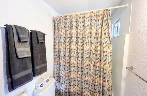 Howard House | Quiet Motel Room Near Ark River - 15 min to Salida
