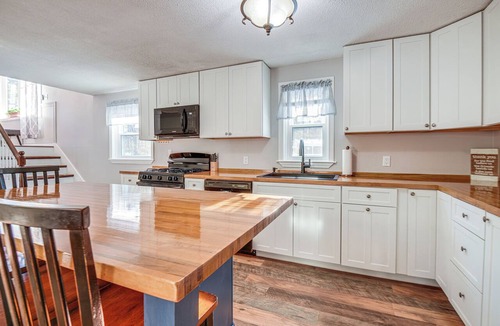 Locke Lake Colony Cottage | Quiet New Hampshire Getaway w/Game Room!