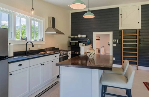 Manchester Center House | Quiet Vermont Barn Retreat on three private acres in Manchester