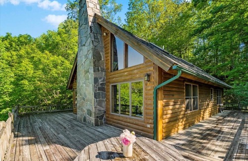 Dorset Cabin | Quintessential Cabin in the Woods near Town