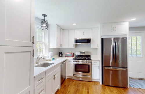 East Dennis House | Quintessential Cape Cod Home. Beautiful Beaches, Chip Shot to Golf and Town
