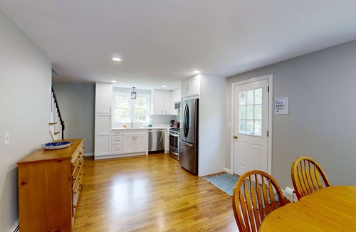 East Dennis House | Quintessential Cape Cod Home. Beautiful Beaches, Chip Shot to Golf and Town