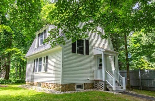 Manchester House | Quintessential VT Cottage in Manchester Village