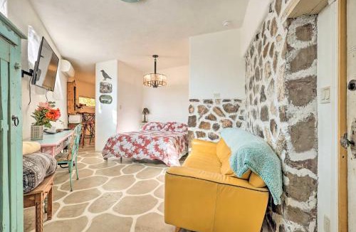 Santa Cruz Apartment | Quirky Santa Cruz Studio w/Shared Courtyard!