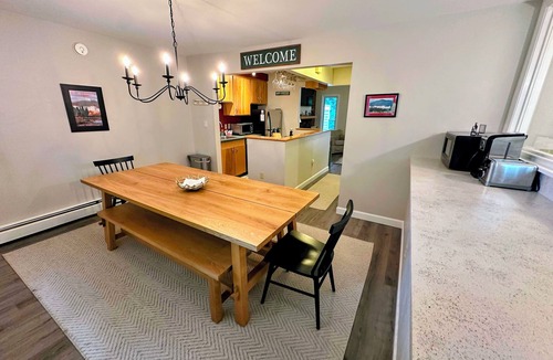 Carroll House | R3 Renovated Bretton Woods Slopeside townhome in the heart of the White Mountains