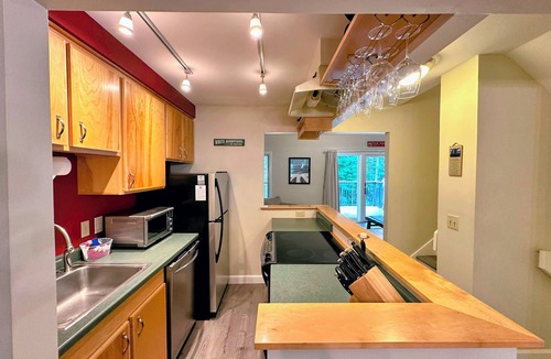Carroll House | R3 Renovated Bretton Woods Slopeside townhome in the heart of the White Mountains