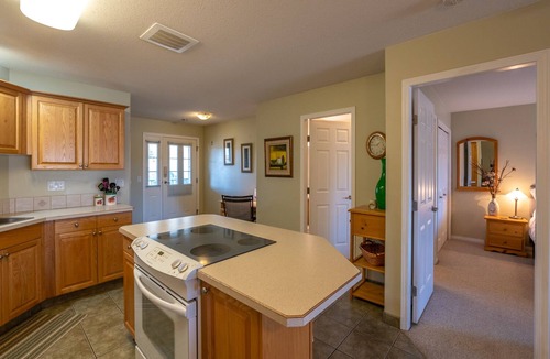 Okanagan-Similkameen Condo | Railway Lane - Beach Access and View - Private Quiet Setting!