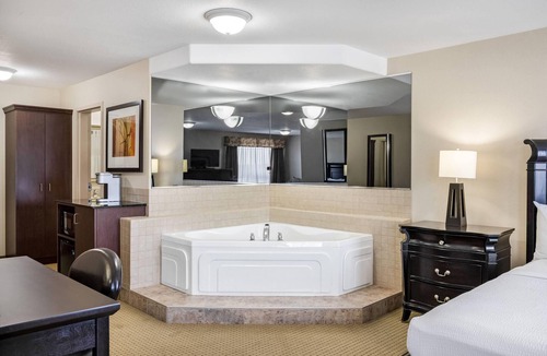 Lac La Biche Hotel | Ramada by Wyndham Lac La Biche
