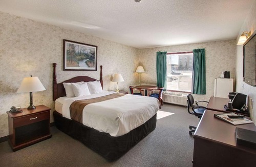 Nisku Hotel | Ramada by Wyndham Nisku Edmonton Airport
