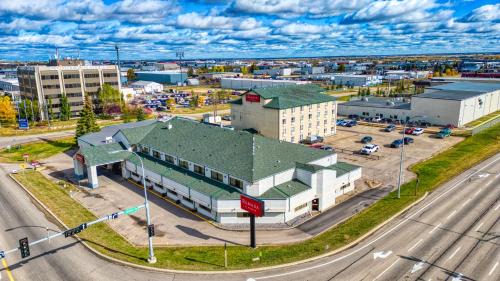 Nisku Hotel | Ramada by Wyndham Nisku Edmonton Airport
