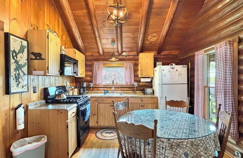 Rockwood Cabin | Ramona (Tomhegan Direct Lake Access)
