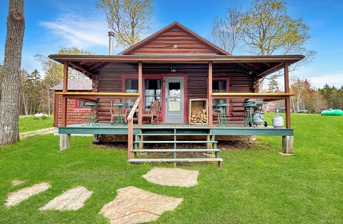 Rockwood Cabin | Ramona (Tomhegan Direct Lake Access)