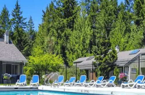 Regional District of Nanaimo House | * Rathtrevor Beach, Heated Pool + Hot Tub - Parksville B.C . Sleeps 6