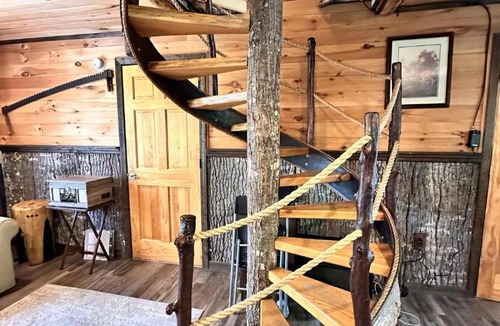 Stoneham House | Real Treehouse Adventure Rustic meets Luxury