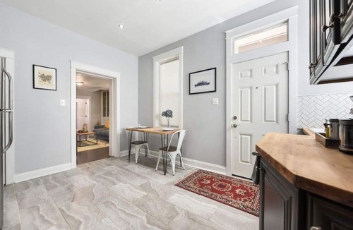 Bloomfield House | Recently refurbished, great location, walking distance to bars & restaurants!