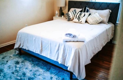 Cleveland Heights House | Red à CLE: 3BR, Pets & Kids are Welcome