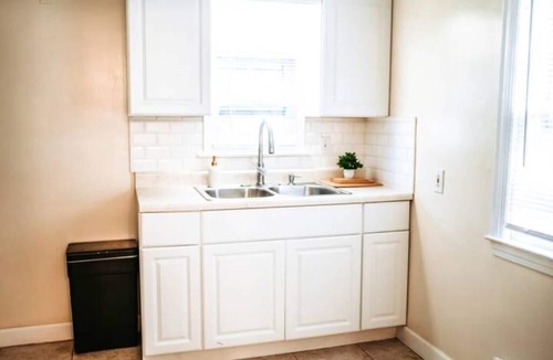 Cleveland Heights House | Red à CLE: 3BR, Pets & Kids are Welcome